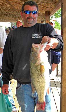 Doug VanHouten of Iowa is the May 2011 NBAA WaveSpin Reel big bass winner